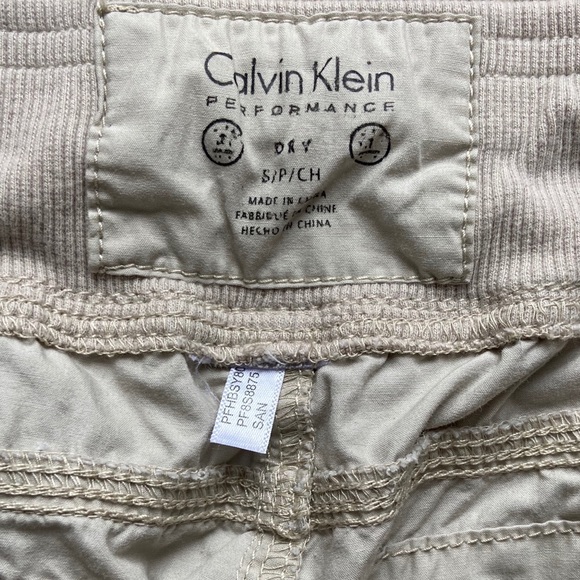Calvin Klein roll up Bermuda shorts - Picture 3 of 4